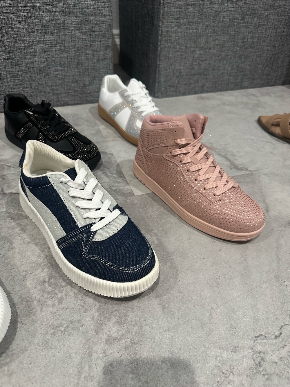 Womens Bundle Casual Sneakers - Stylish Everyday Comfort - Picture 7 of 7
